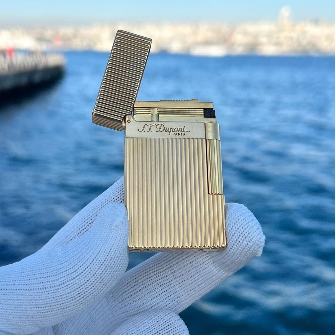 ST DUPONT Vertical Stripes Cigarette Lighter #002