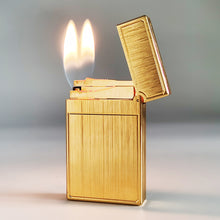 Cargar imagen en el visor de la galería, Double Flame S.T. Dupont Lighter #305 Gold