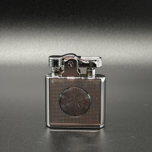 Vintage Style Compass Lighter Flame Lighter Refillable Kerosene Portable Lighter