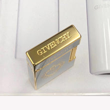 Laden Sie das Bild in den Galerie-Viewer, Lack Givenchy Feuerzeug #002 Gold
