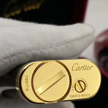 Laden Sie das Bild in den Galerie-Viewer, Cartier CLOUS DE PARIS DECOR Feuerzeug Schwarzer Lack Gelbgold Finish #005