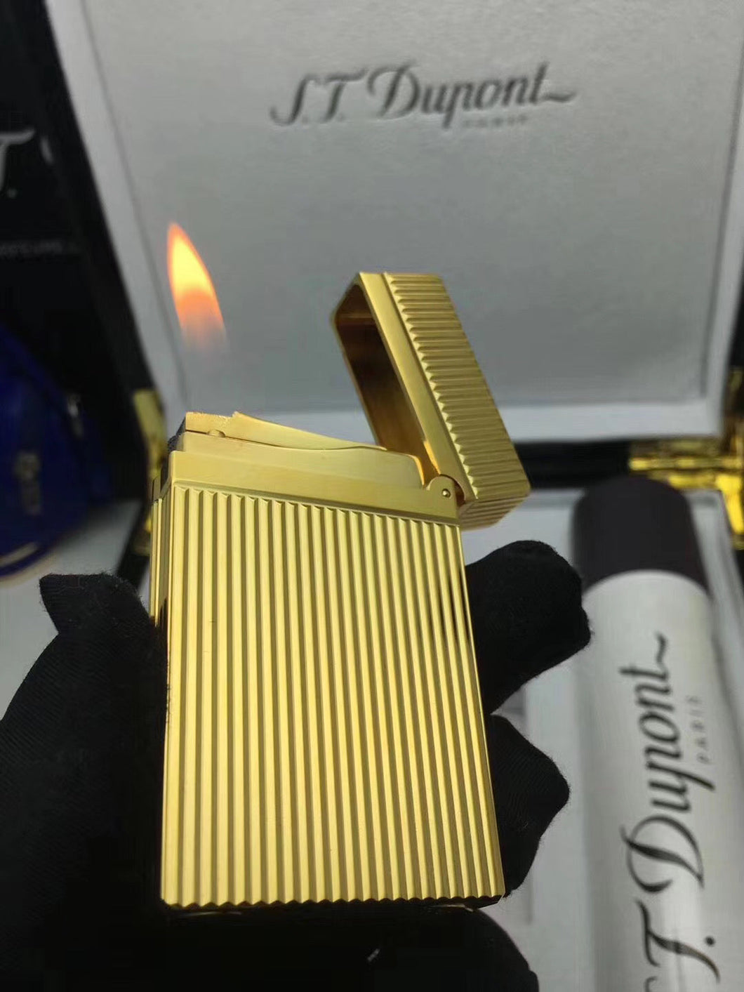 S.T. Dupont Classic Vertical Stripes Metal Lighter #007 GOLD