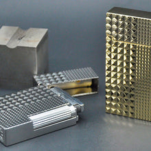 Load image into Gallery viewer, KUBOY Classics Flame Metal Lighter Engraving Lattice