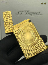 Cargar imagen en el visor de la galería, Ligne 2 Dupont Classic Lighter Twisted Diamond Engraving #049 Gold